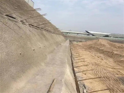 天心河道边坡加固
